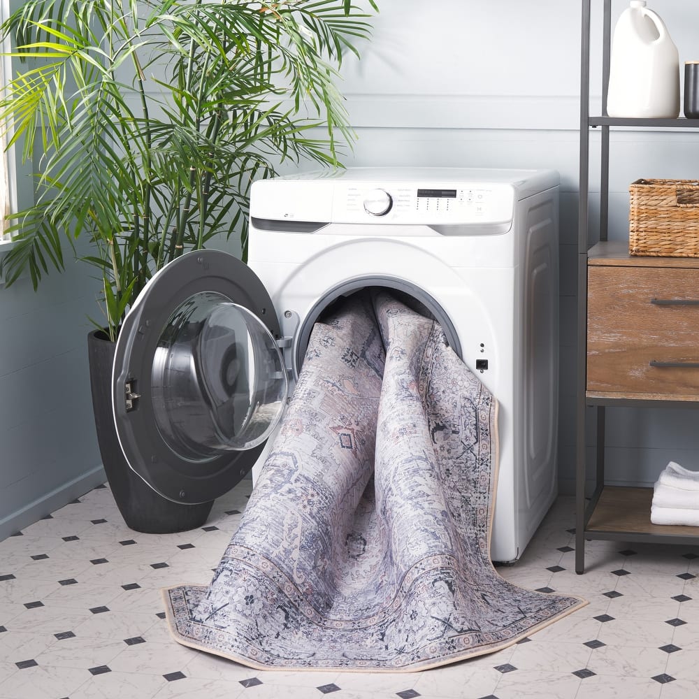 SAFAVIEH Tucson Machine Washable Slip Resistant Sina Traditional Rug