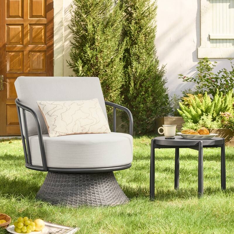 Spruce & Spring Patio Fruniture Outdoor Swivel Chair and Side Table