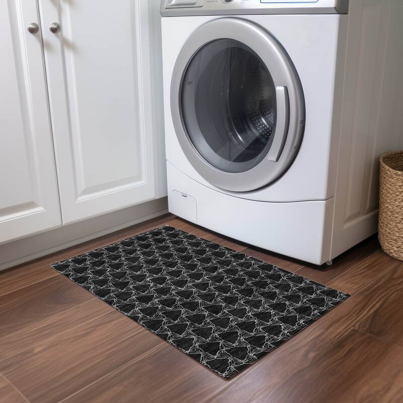 Machine Washable Indoor/ Outdoor Abstract Trellis Chantille Rug