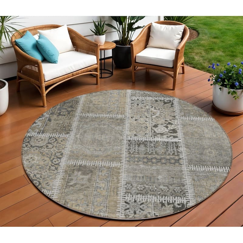 HomeRoots Patchwork Transitional Rectangle Outdoor Rug - 8' Round