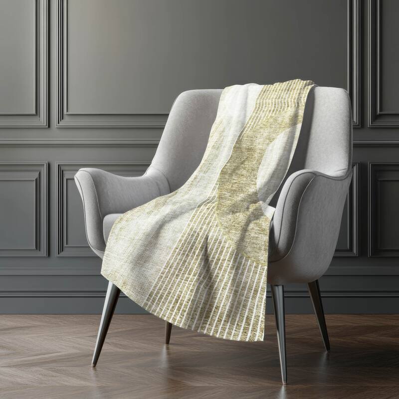 Premium Machine Washable Casual Geo Sherpa Throw Blanket