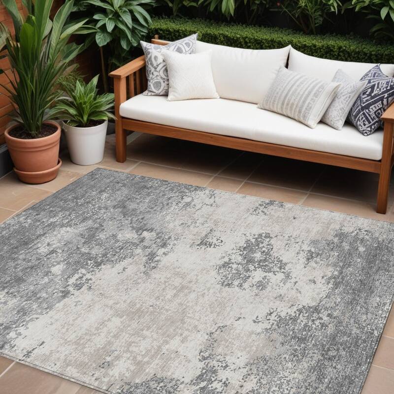 HomeRoots Abstract Transitional Rectangle Outdoor Rug - 10' X 14'