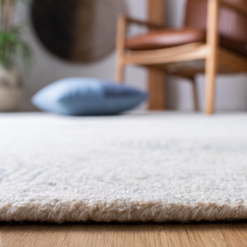 SAFAVIEH Handmade Abstract Cvetanka Modern Wool Rug