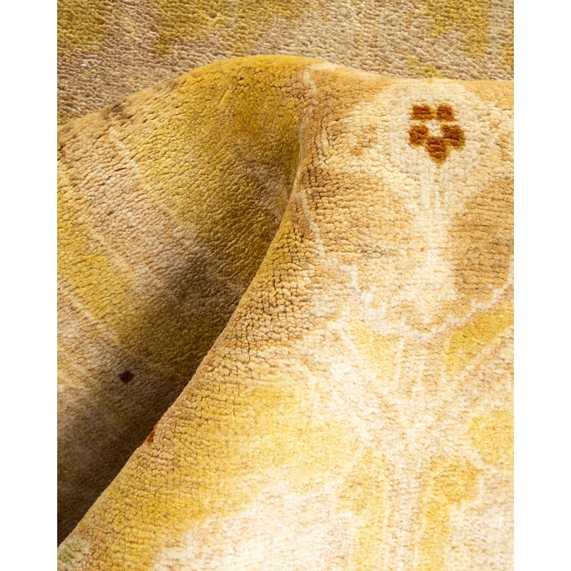 Overton Handknotted Wool Contemporary Floral Green Runner