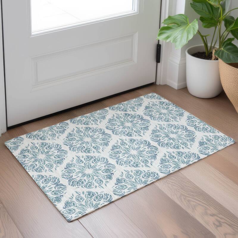 Machine Washable Indoor/ Outdoor Damask Pearl Chantille Rug