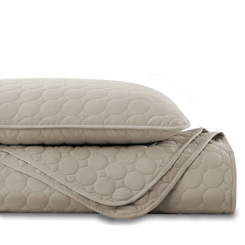 Vilano Ultra-Soft Lightweight 3-piece Quilt and Sham Set