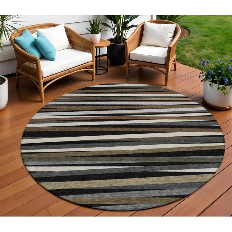 HomeRoots Striped Transitional Rectangle Outdoor Rug - 8' Round