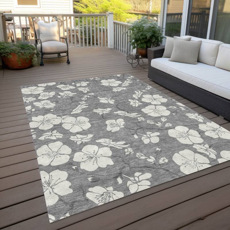 Machine Washable Indoor/ Outdoor Calm Floral Chantille Rug