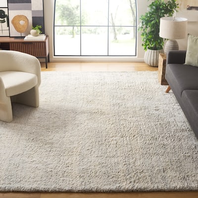 SAFAVIEH Handmade Casablanca Shag Krasimira Wool Rug