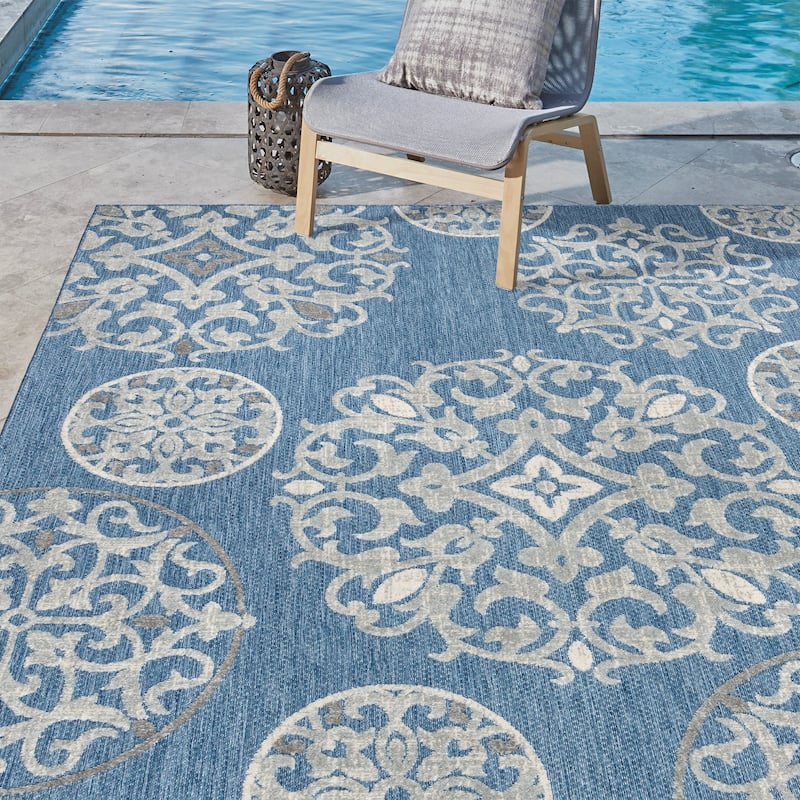 Gertmenian Fosel Emilia Light Blue Modern Floral Indoor/ Outdoor High-Low Area Rug