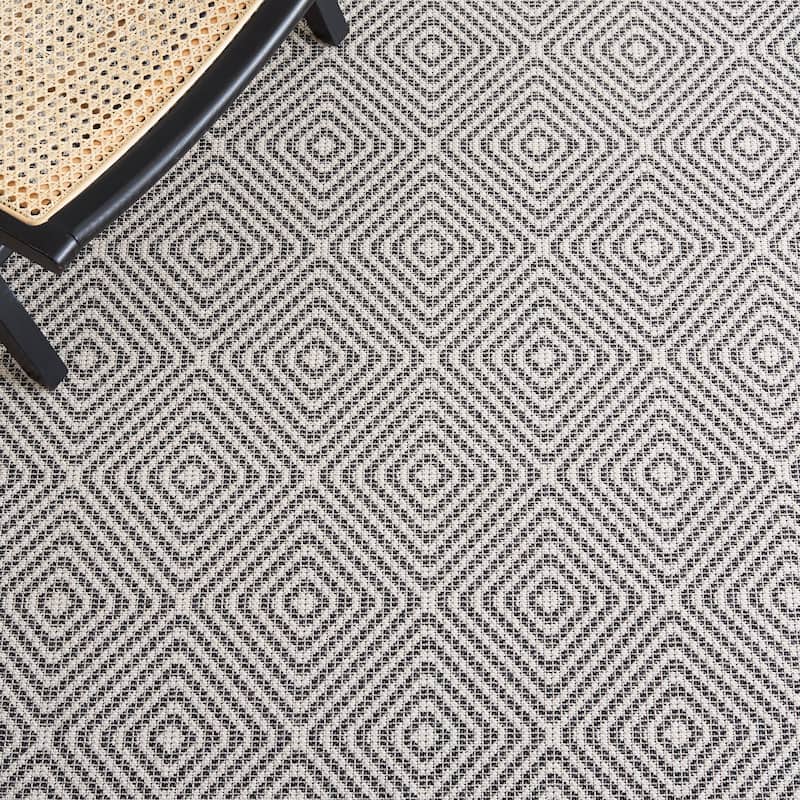 SAFAVIEH Augustine Kerry Geometric Fringe Rug