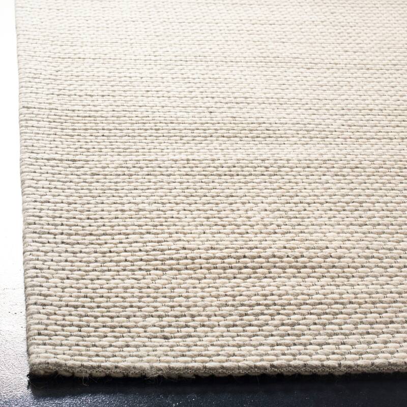 SAFAVIEH Handmade Natura Refiqe Wool Rug
