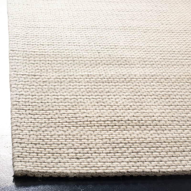 SAFAVIEH Handmade Natura Refiqe Wool Rug