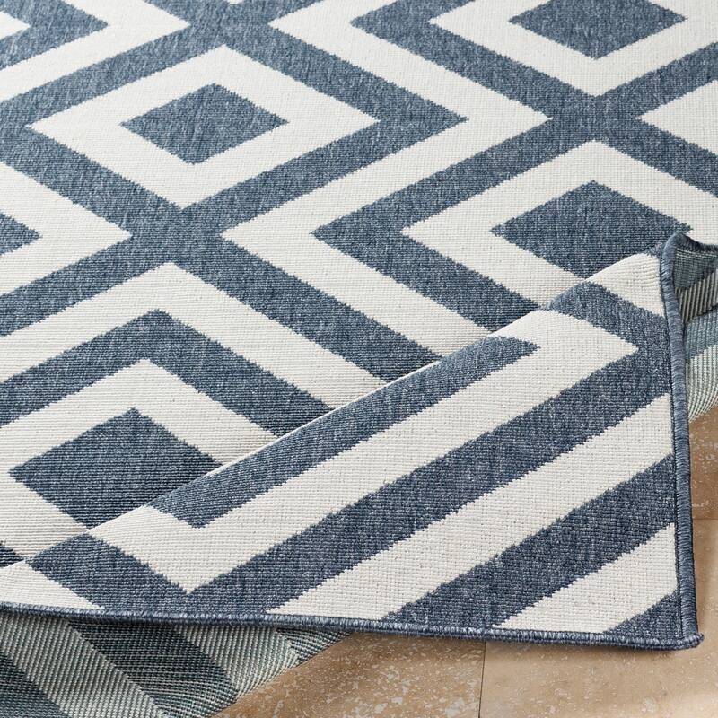 Livabliss Alvise Transitional Geometric Indoor/ Outdoor Area Rug