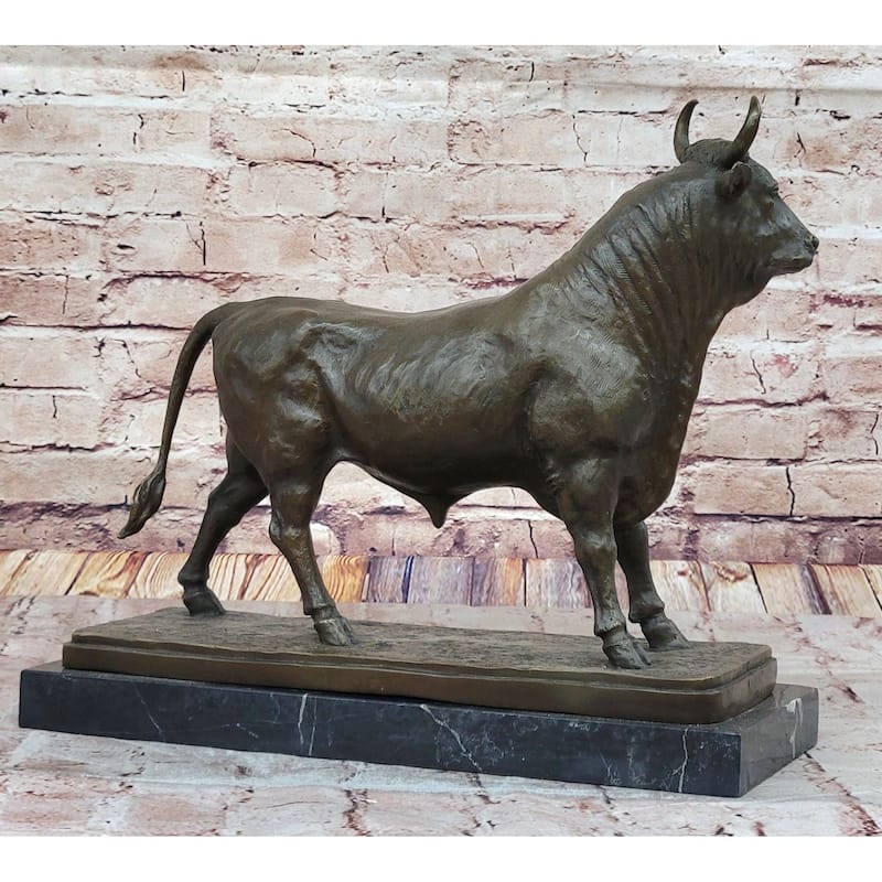 Majestic Bronze Bull By L. Bonheur – Timeless Animal Sculpture For Collectors