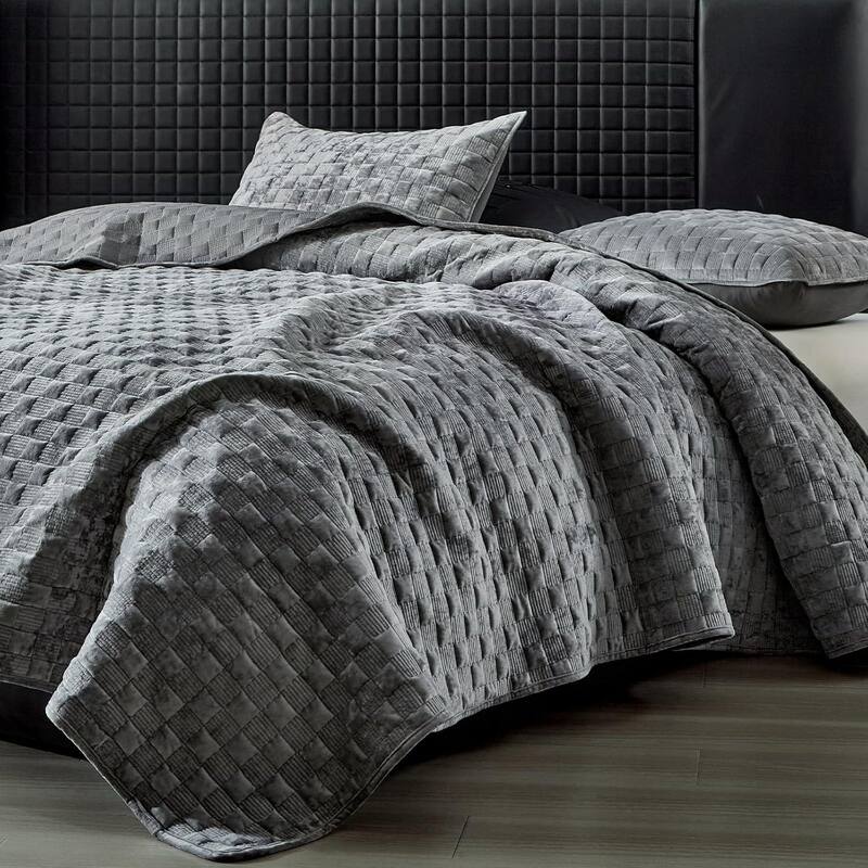 Zera MJ Grey Velvet Quilt Set with Pillowcase