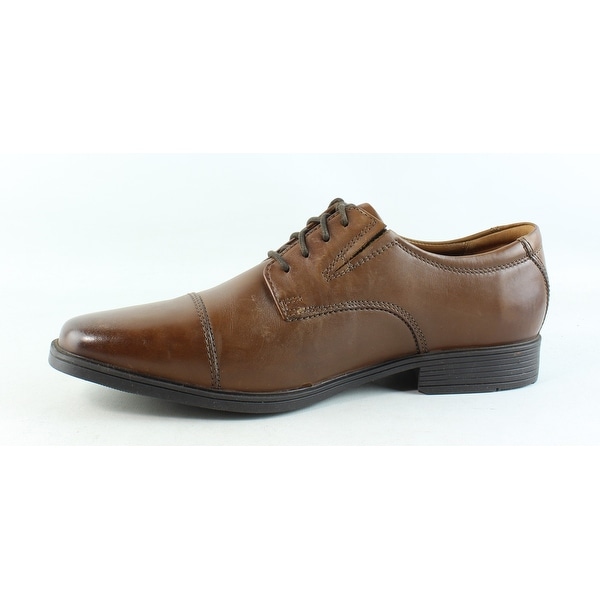 clarks tilden brown