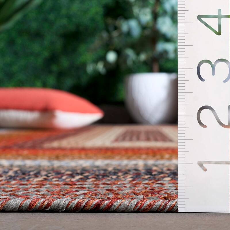 SAFAVIEH Handmade Braided Gula Machine Washable Country Rug