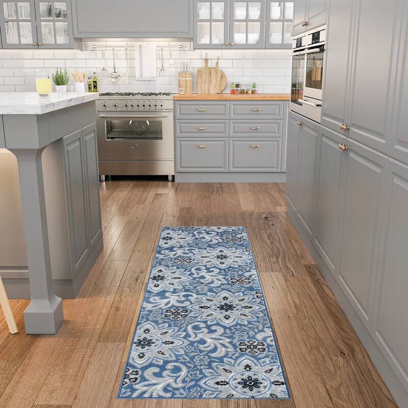 Wyman Bohemian & Eclectic Floral Indoor Area Rug