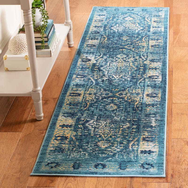 SAFAVIEH Evoke Bev Distressed Vintage Boho Rug