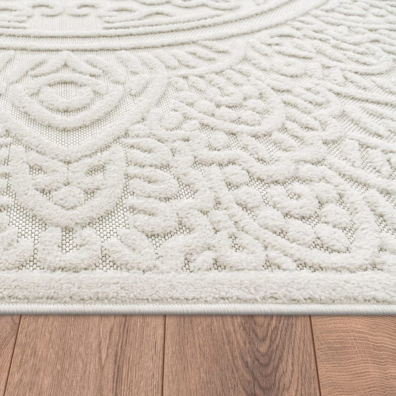 Orinetal Area Rug with Bohemian Mandala Pattern in Silver Cream