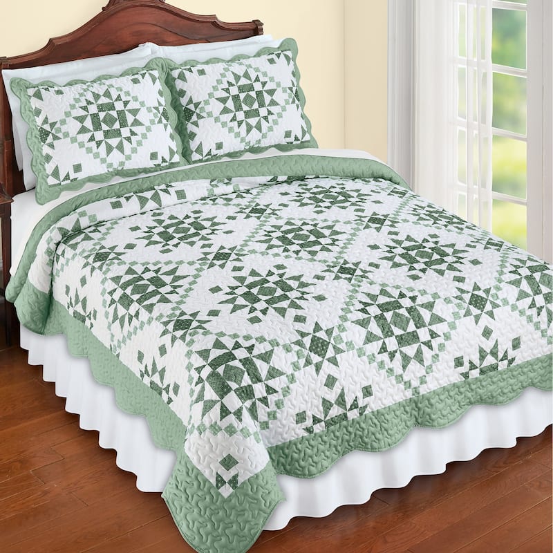 Classic Star Design Patchwork Scalloped Edge Quilt - Sage - Full/Queen