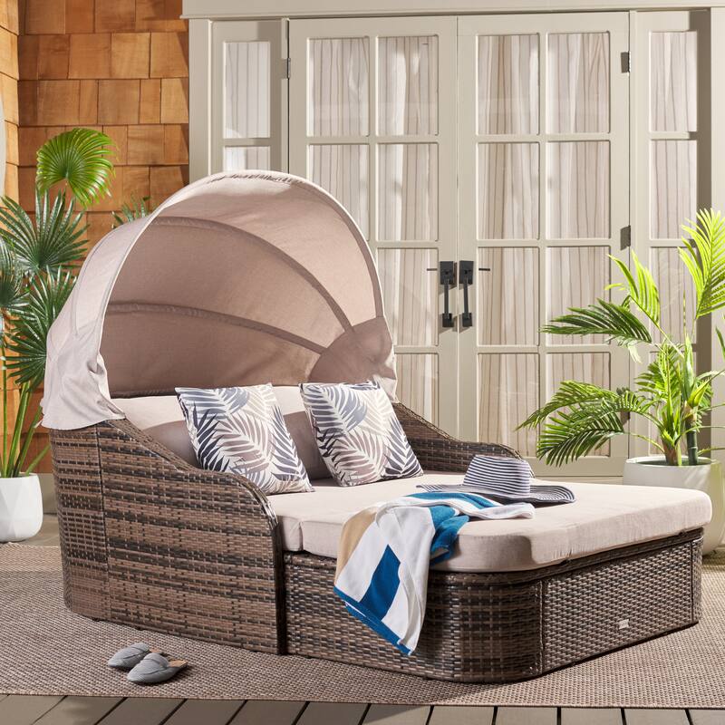 SAFAVIEH Outdoor Living Baloo Daybed - 80"W x 52"D x 50"H