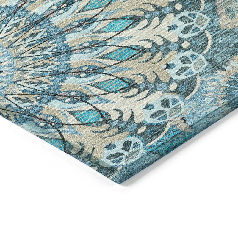 Machine Washable Indoor/ Outdoor Traditional Pinwheel Chantille Rug