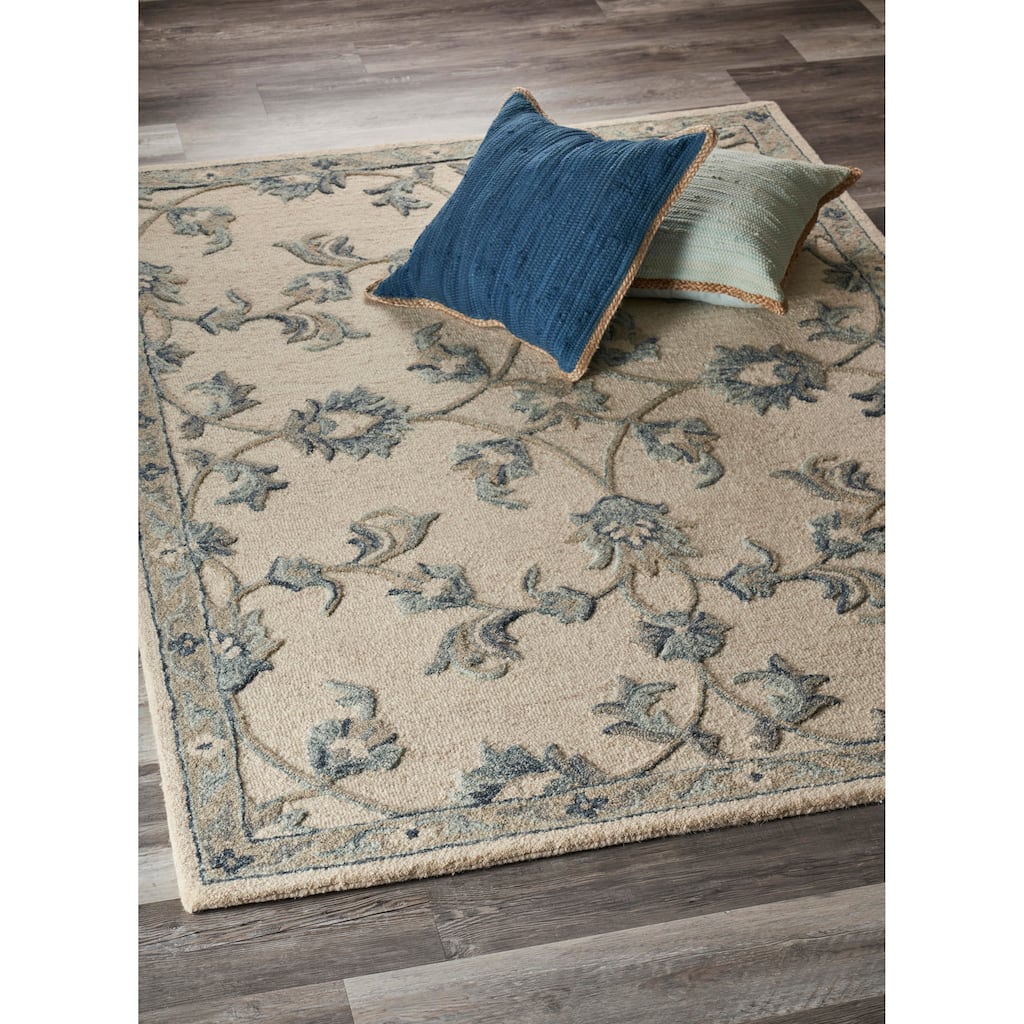 Sevita Traditional Floral Bloom Wool Area Rug