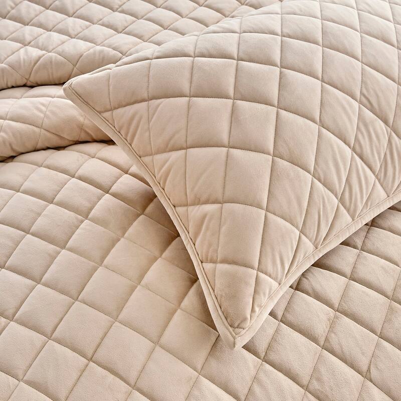 Pointehaven Heavy-Weight Oversized Diamond Design Velvet Quilt Sets