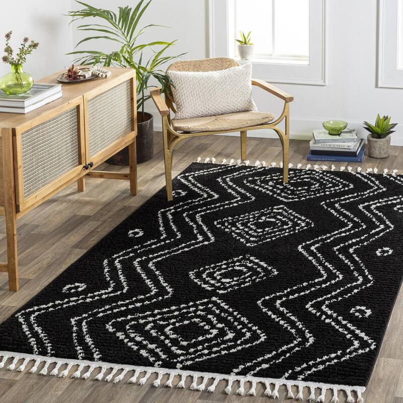 Livabliss Casual Casablanca Shag Tribal Area Rug - 5'3" x 7' - Black