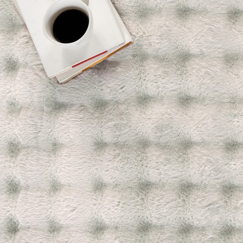 Nuloom Jeni Solid Plush Machine Washable Area Rug