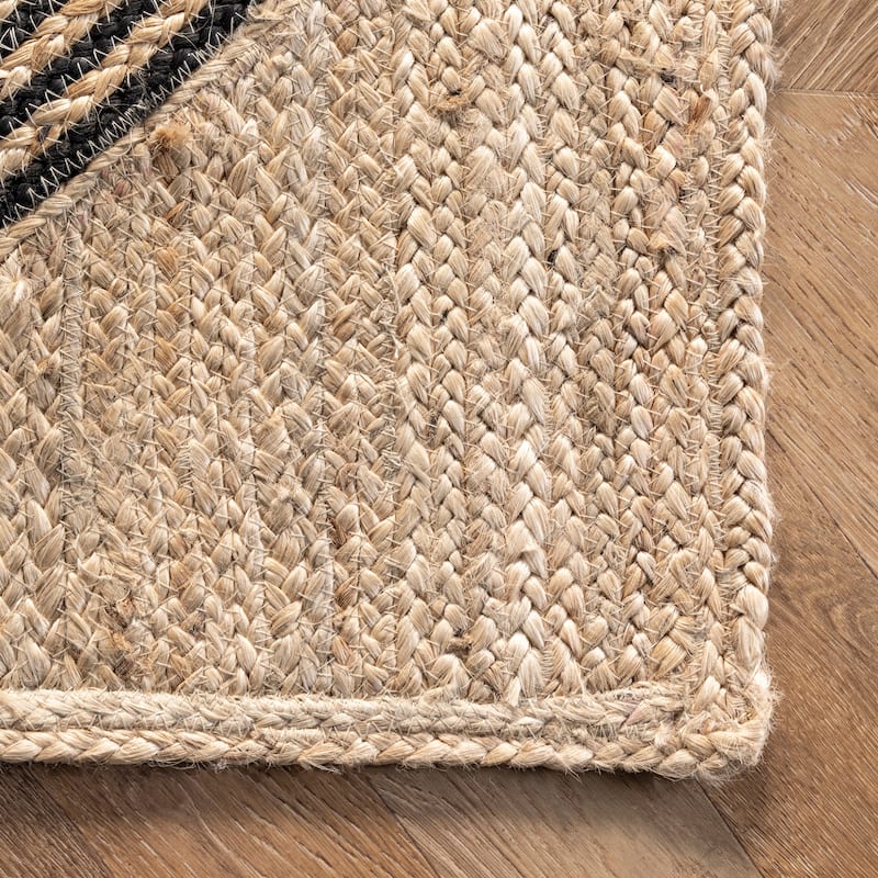 Axel Diamond Jute Area Rug
