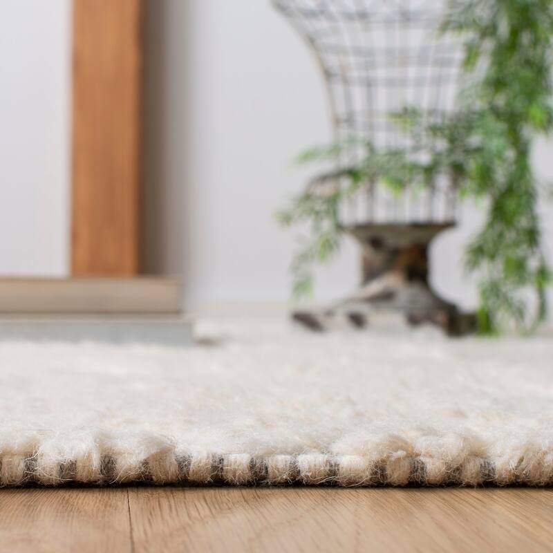 SAFAVIEH Handmade Casablanca Zamfira Boho Wool Rug - 5' x 8'