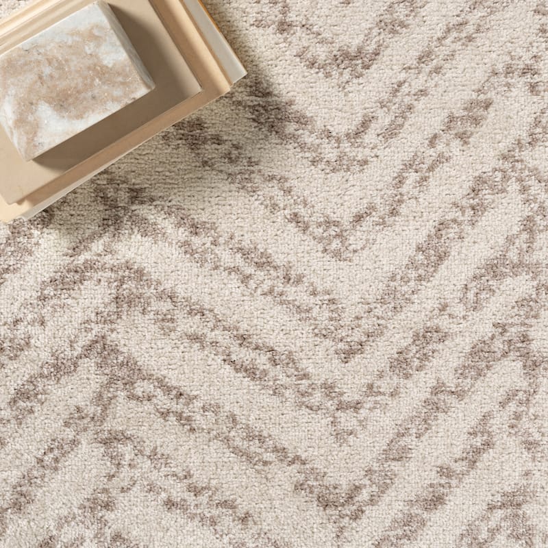 Nuloom Sasha Faded Chevron Area Rug