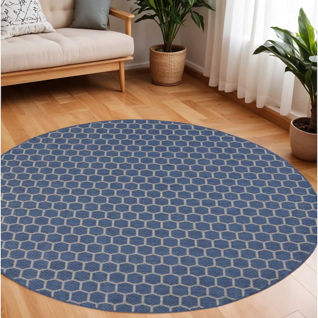 HomeRoots Geometric Modern Rectangle Outdoor Rug - 8' Round