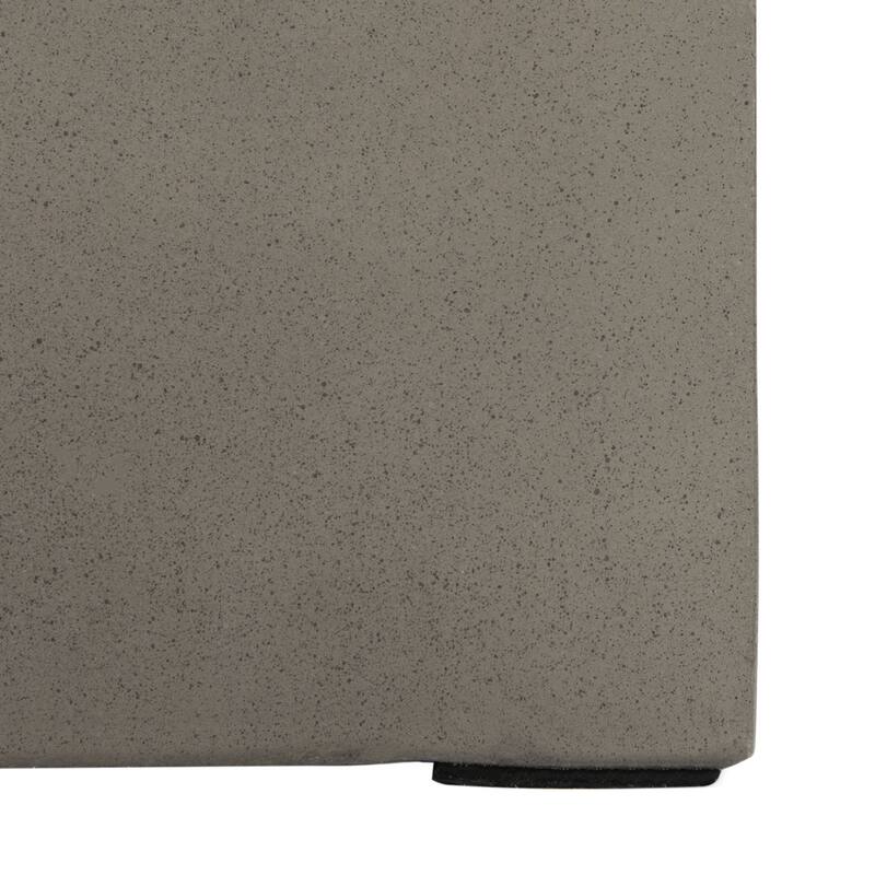 SAFAVIEH Outdoor Nastafa Concrete Accent Stool - 18.11" W x 14.57" L x 18.11" H - 18Wx15Dx18H
