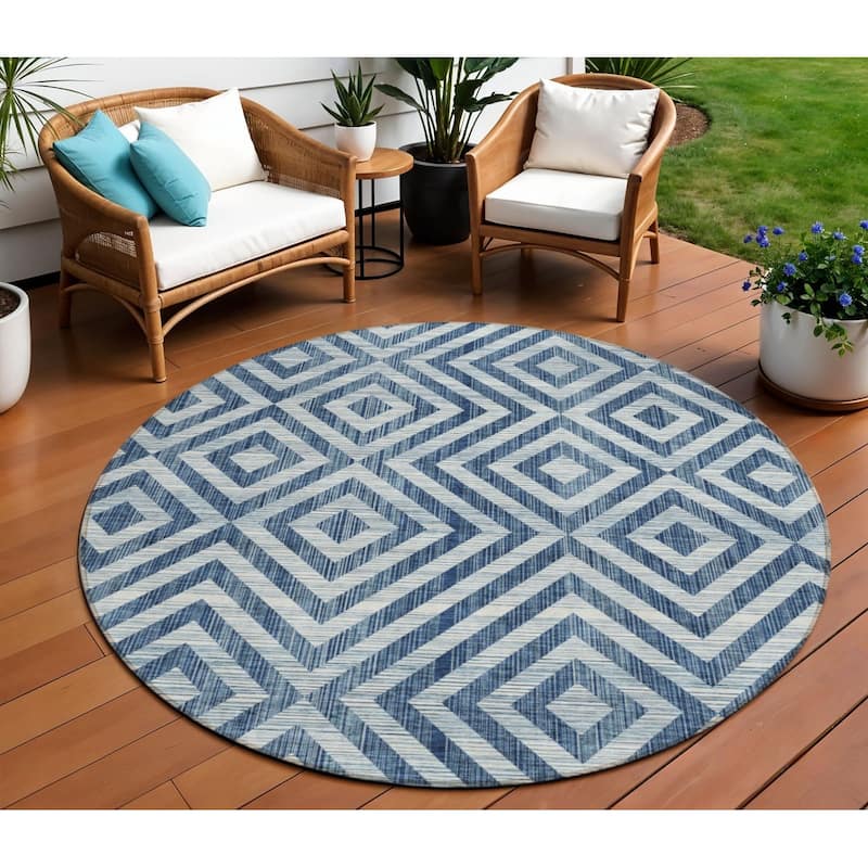 HomeRoots Geometric Transitional Rectangle Outdoor Rug - 8' Round