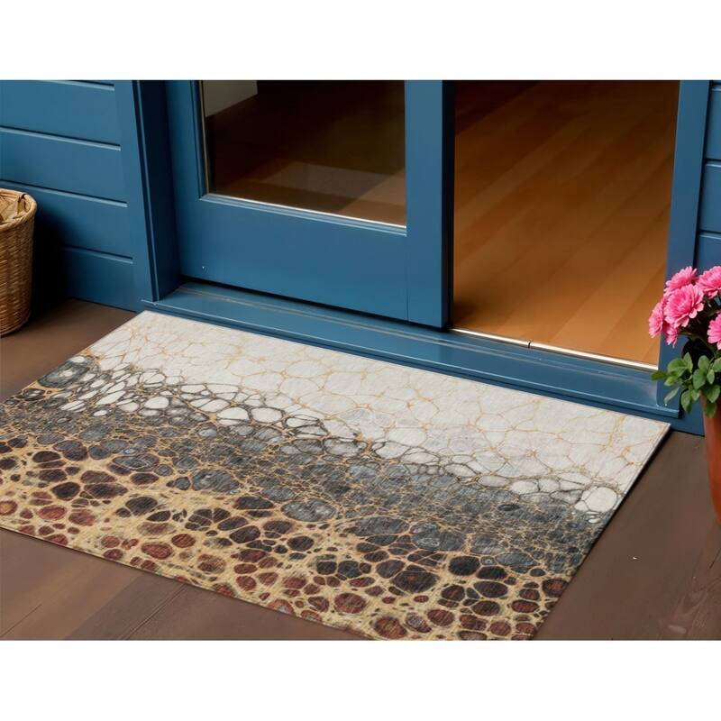 HomeRoots Abstract Transitional Rectangle Outdoor Rug - 3' x 5'