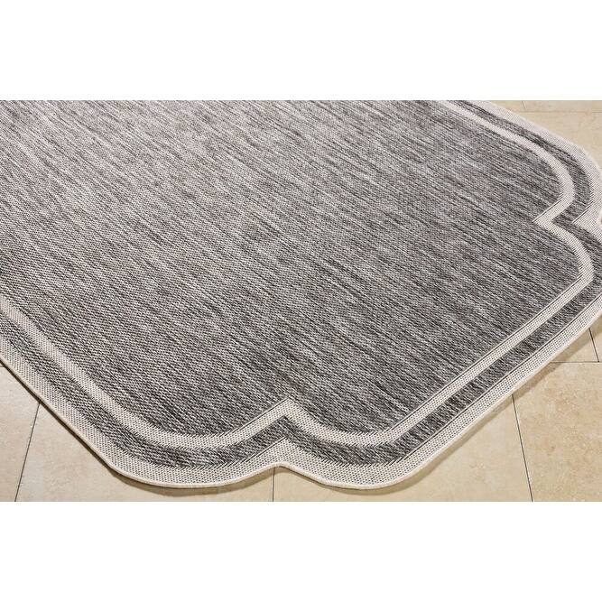 Livabliss Miami Beach Traditional Indoor/Outdoor Area Rug