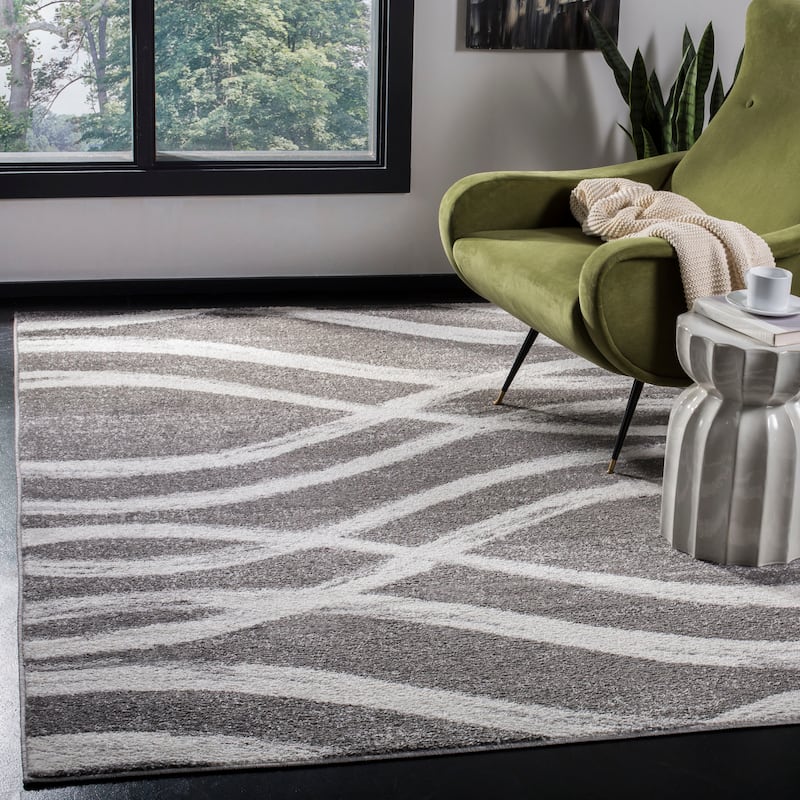 SAFAVIEH Adirondack Lelia Modern Abstract Distressed Rug - 4' x 6' - Charcoal/Ivory