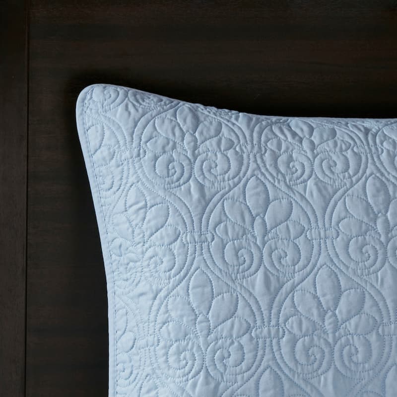 Madison Park Mansfield Reversible Oversized 3-piece Solid Texture Bedspread Quilt Set with Matching Shams