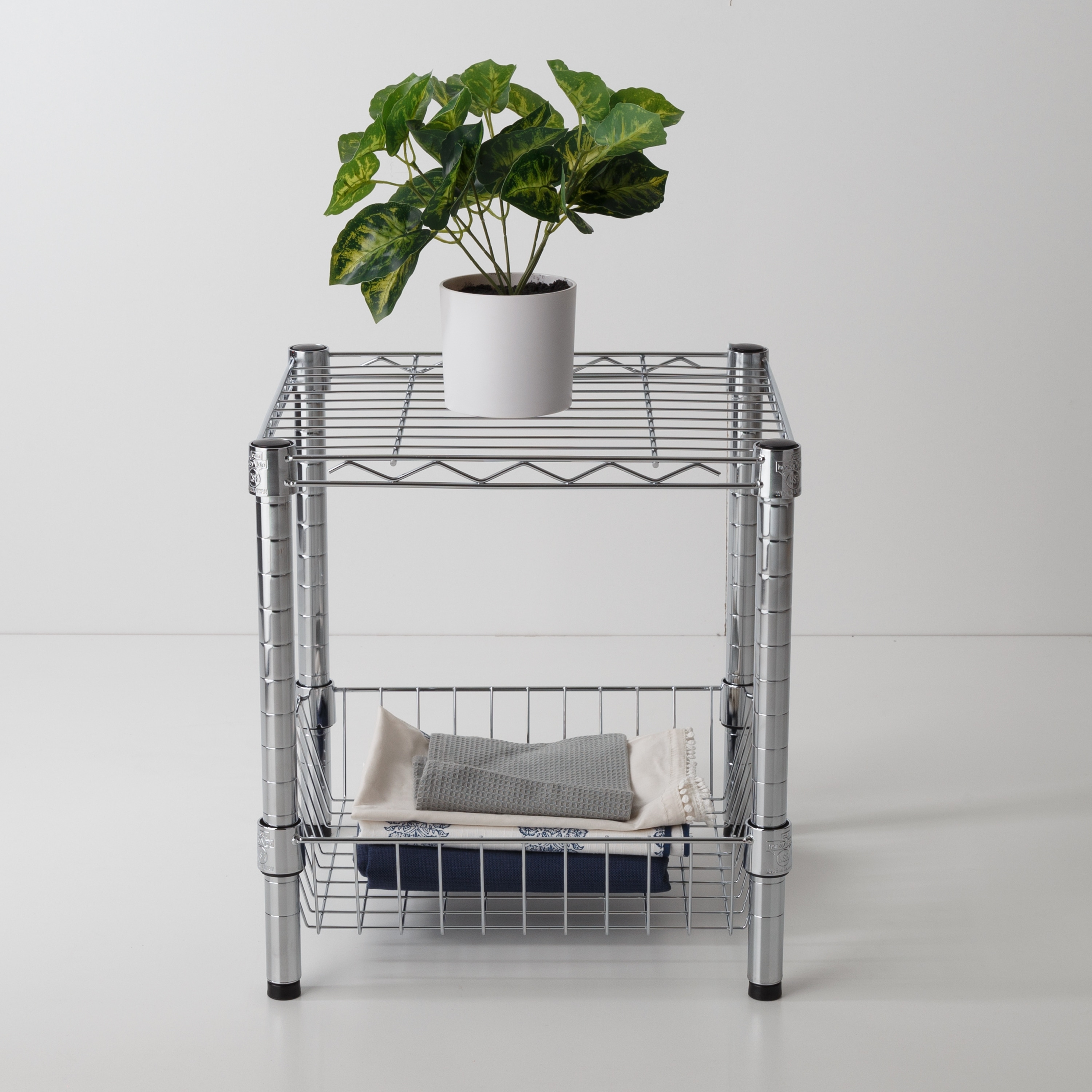 Small wire hot sale shelf