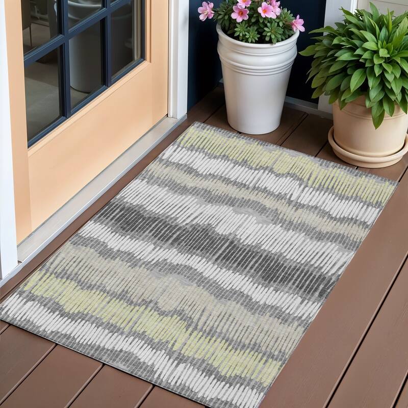 HomeRoots Striped Transitional Rectangle Outdoor Rug - 3' x 5'