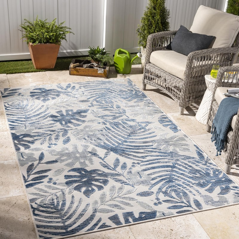 Livabliss Cabo Casual Palm Indoor/ Outdoor Area Rug
