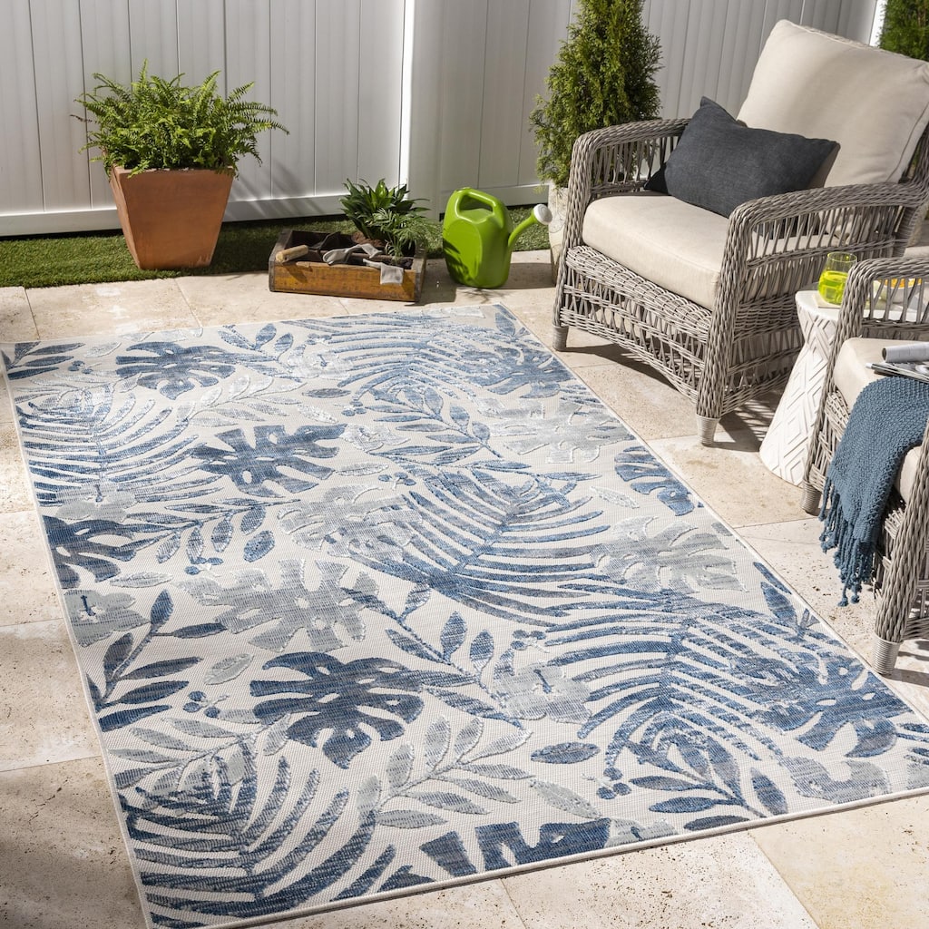 Livabliss Cabo Casual Palm Indoor/ Outdoor Area Rug
