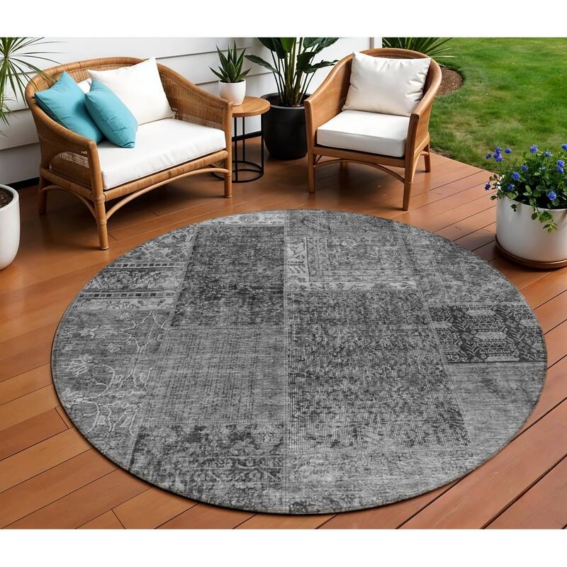HomeRoots Patchwork Transitional Rectangle Outdoor Rug - 8' Round