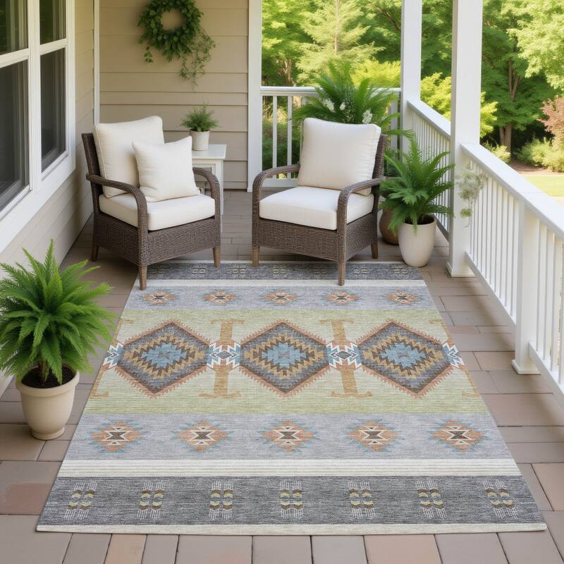 Machine Washable Indoor/ Outdoor Global Chennai Chantille Rug