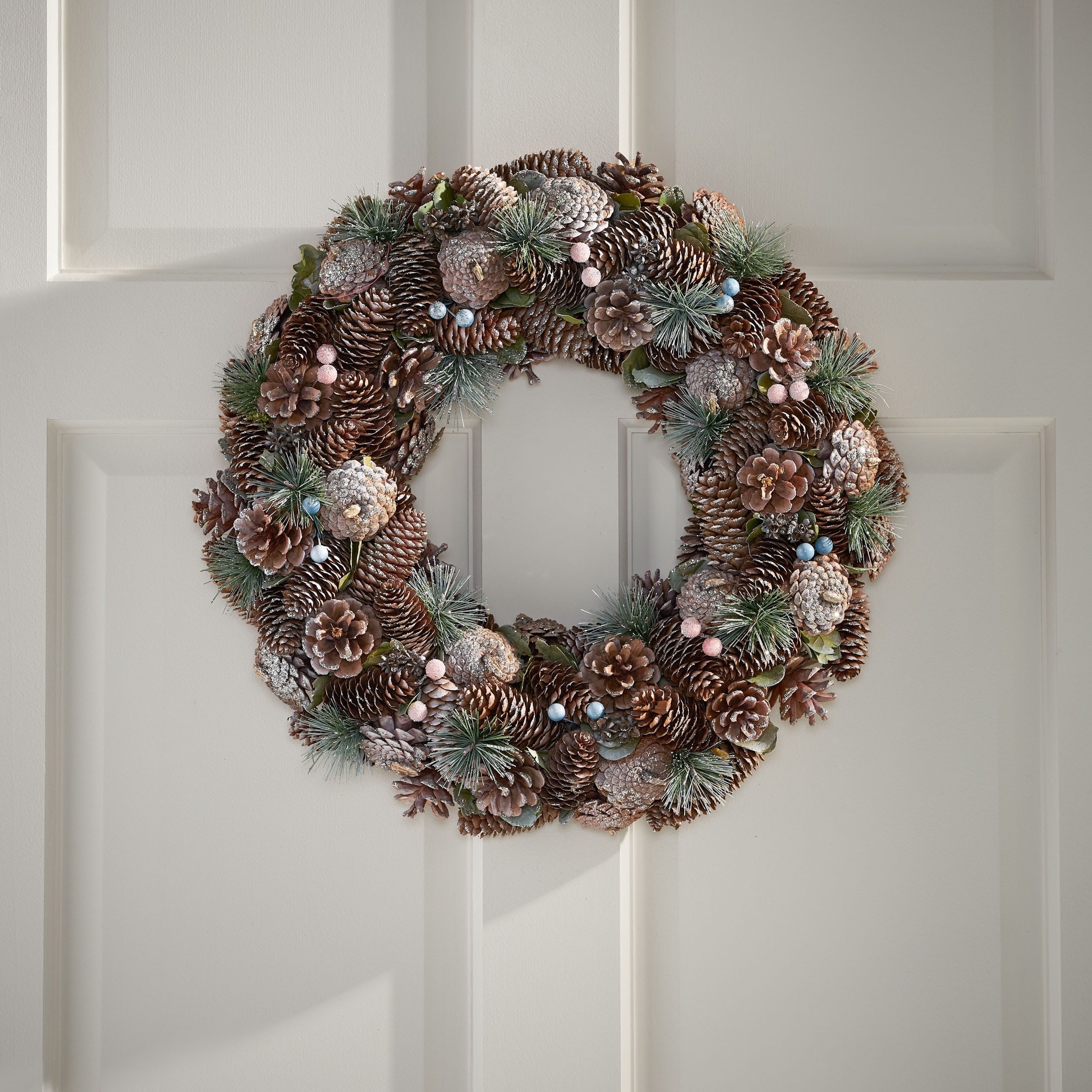 Modern 18 5 Pine Cone And Glitter Artificial Christmas Wreath Natural And White By Christopher Knight Home Overstock 32046997