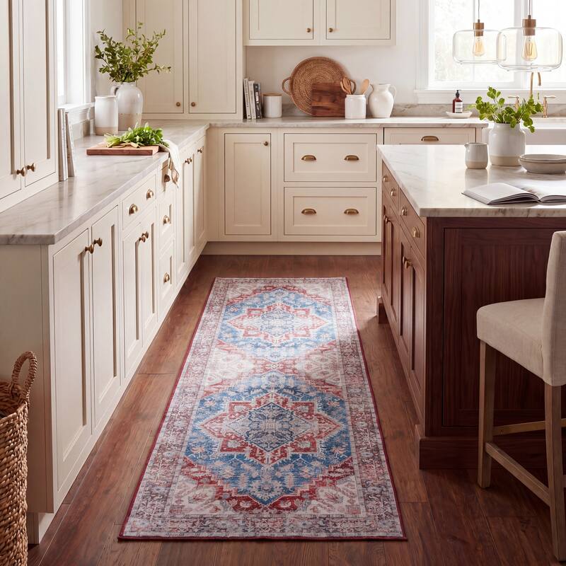 SAFAVIEH Tucson Machine Washable Slip Resistant Era Traditional Rug